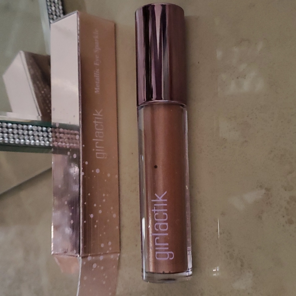 **Host Pick** Metallic Glitter Eyeshadow